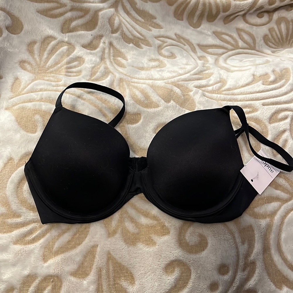 Size 32B Lightly Padded Underwire Bra